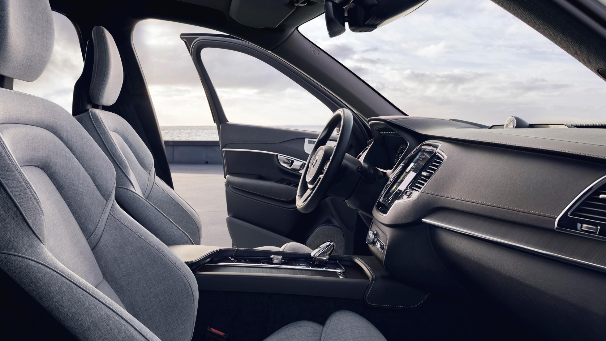 فولفو XC90 الان متوفرة بفئة يتواجد فيها نظام KERS