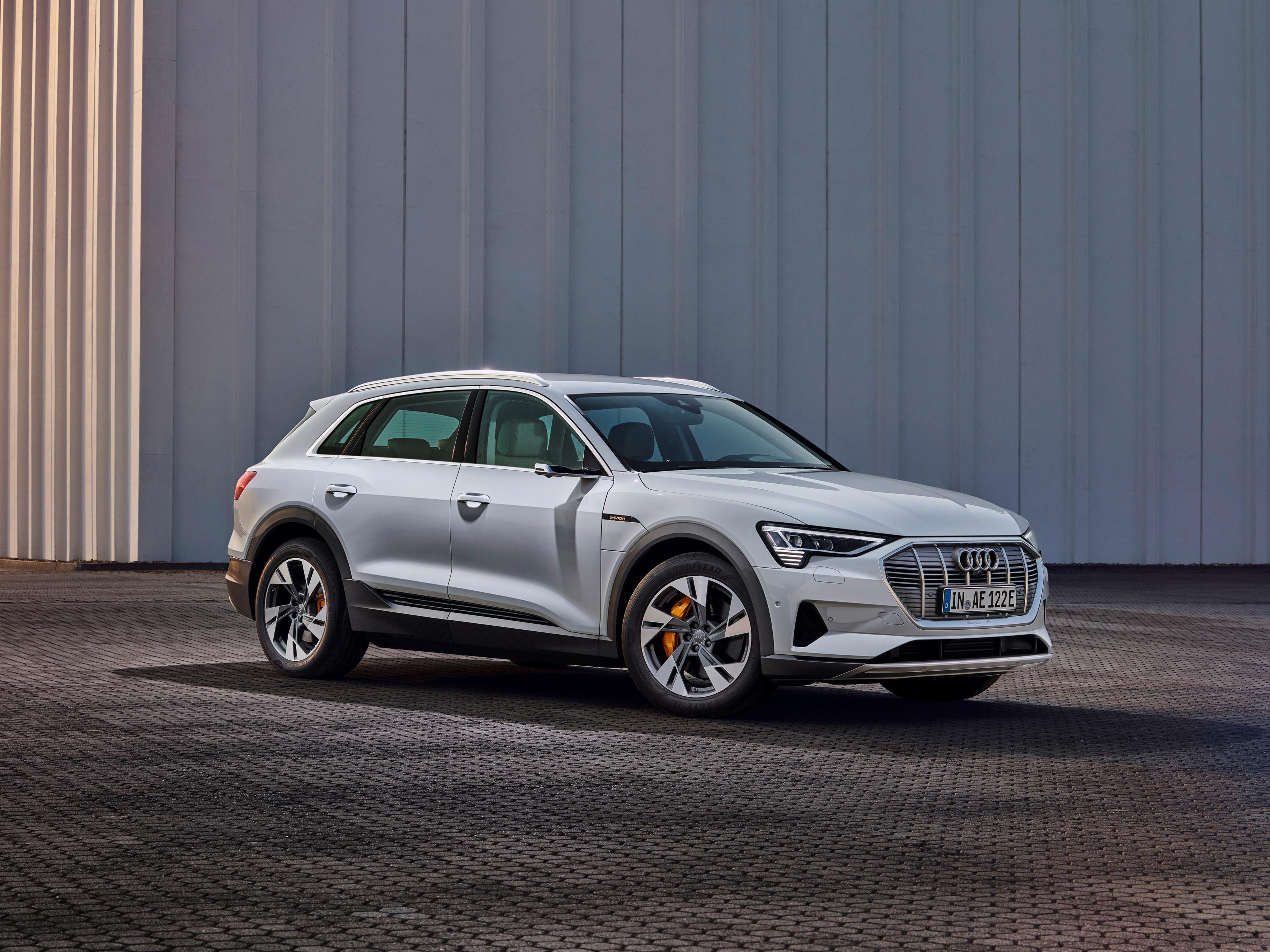 سيارة Audi e-tron 50 quattro متوفرة حالياً للطلب في الأردن