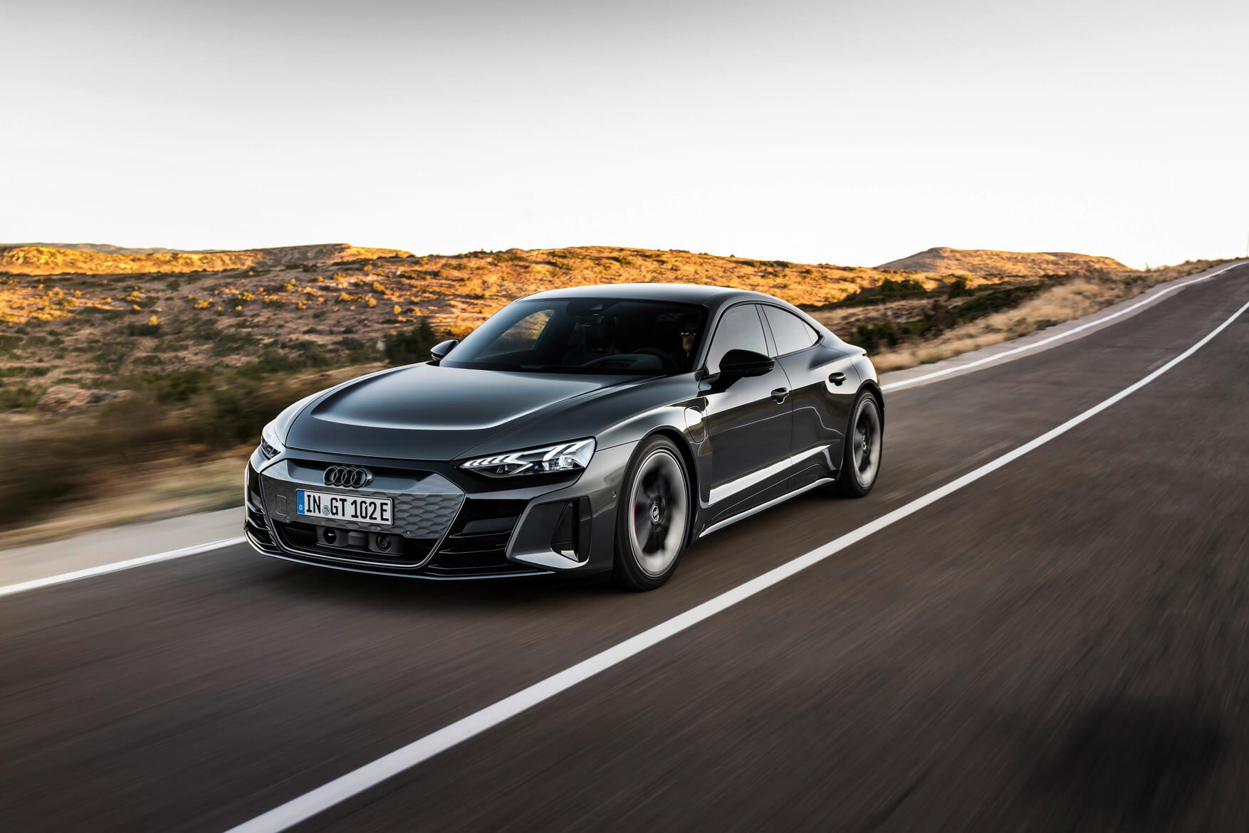 أعلى مستويات الديناميكية والجودة: العرض العالمي الأول لسيارة Audi e-tron GT عبر الإنترنت 