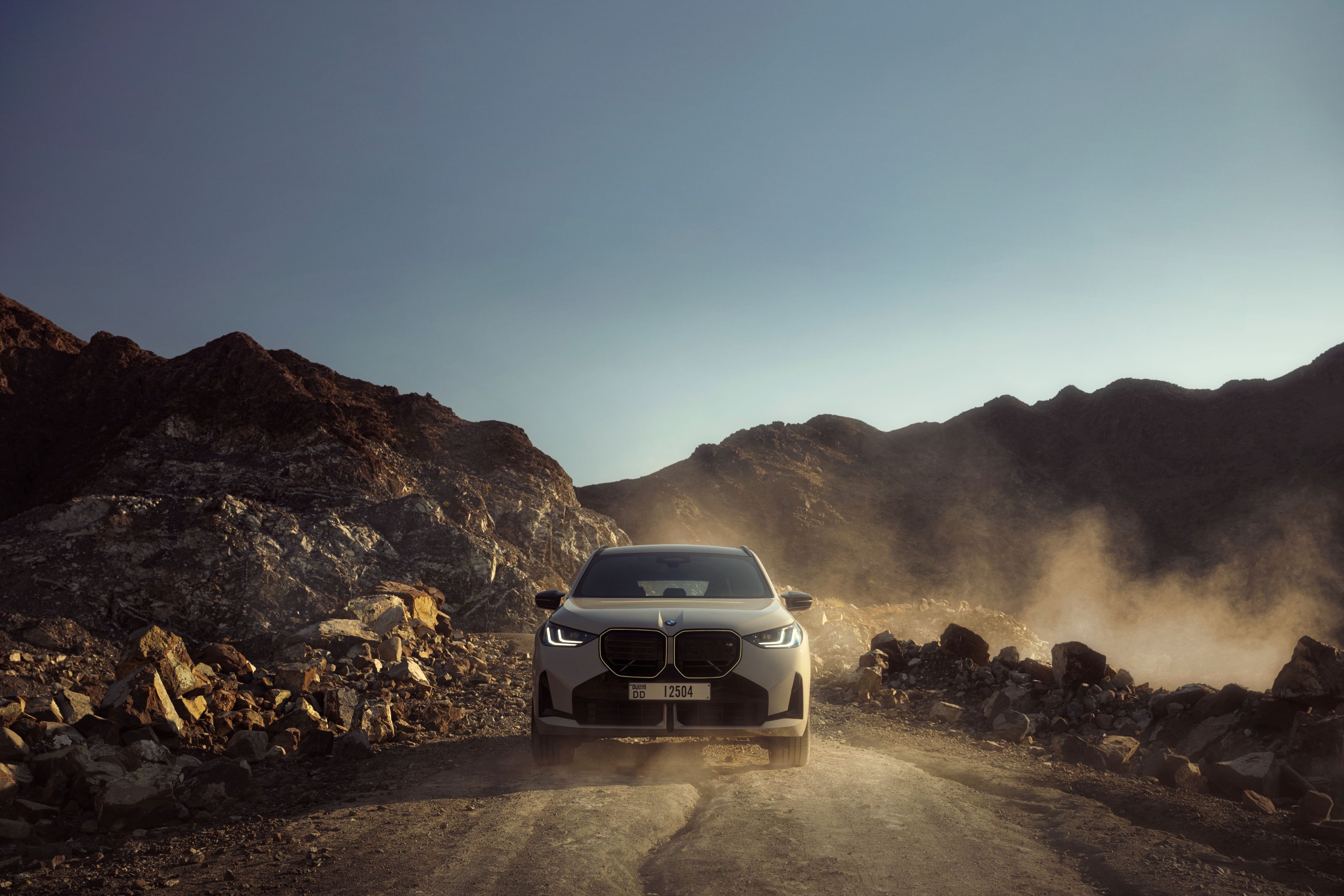 BMW X3 M50: قوة الأداء وحبّ المغامرة