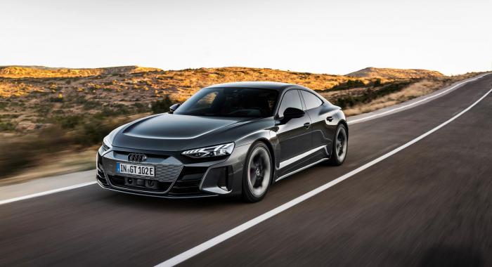أعلى مستويات الديناميكية والجودة: العرض العالمي الأول لسيارة Audi e-tron GT عبر الإنترنت 