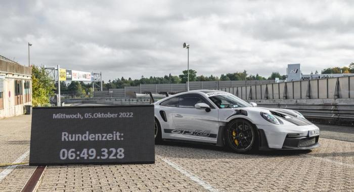 بورشه ‎‎911 GT3 RS‎ تكمل لفة على حلبة نوربورغرينغ بزمن ‎6:49,328 دقيقة