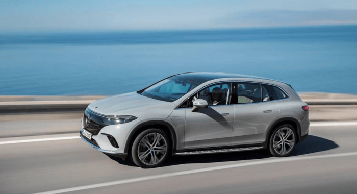 مرسيدسEQS SUV  الجَديدَة كُلّياً: المواصَفات الرئيسية في مُقارَبَة موجَزَة